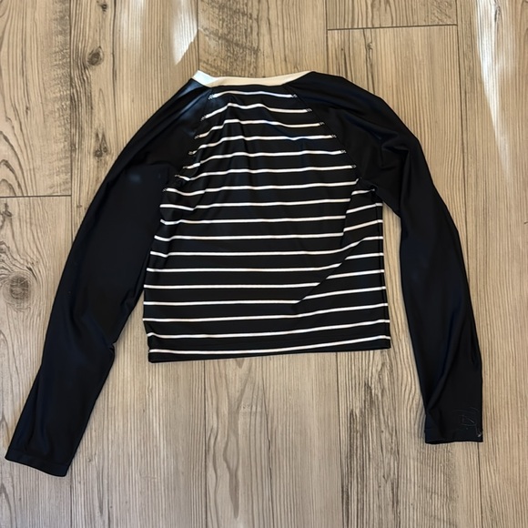 Old Navy Black and White Striped Top with Gold Accent Girls Rash Guard Size L - Picture 4 of 4